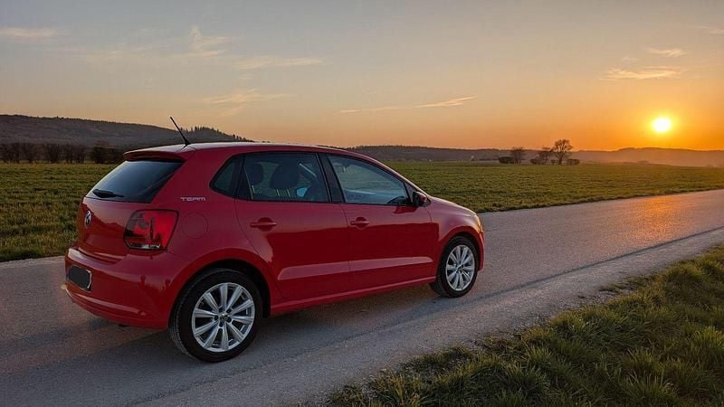 Second-hand VW Polo Team 86 CP (63 kW) 2010 Roșu Hatchback