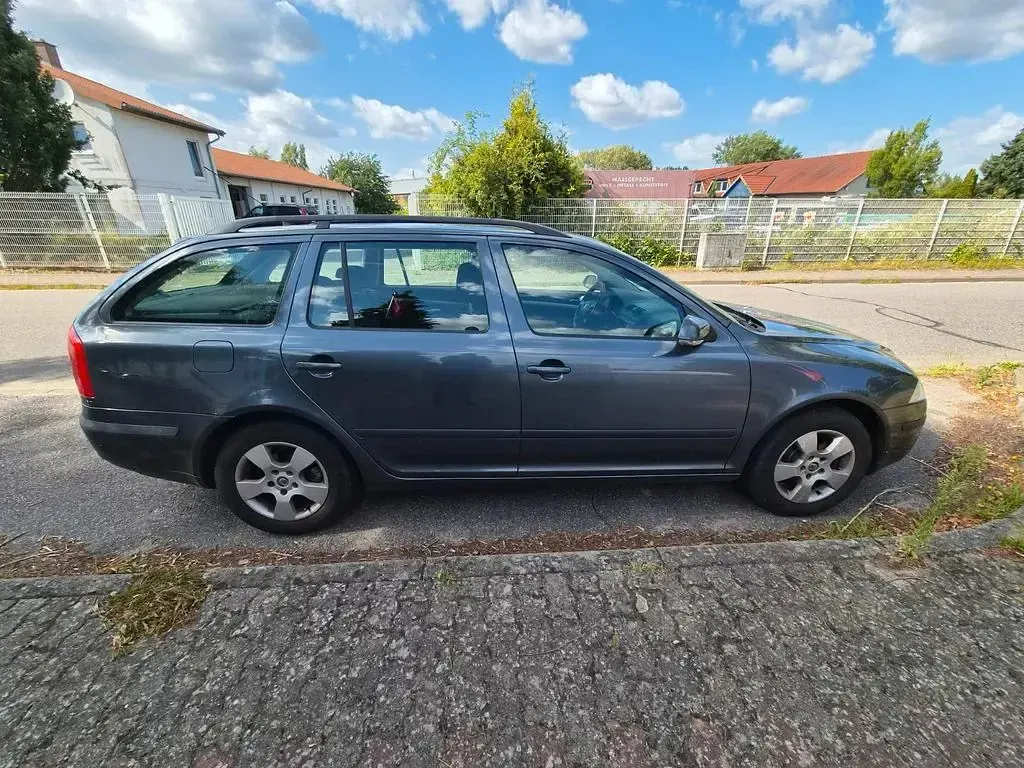 Gebraucht Skoda Octavia Classic 105 PS (77 kW) 2008 Grau Kombi