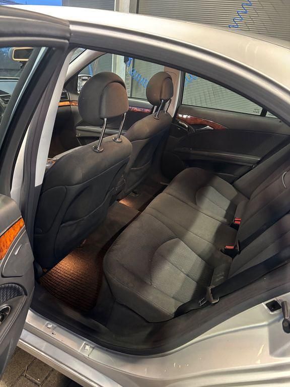 Gebraucht Mercedes E240 Elegance 177 PS (130 kW) 2005 Silber Limousine