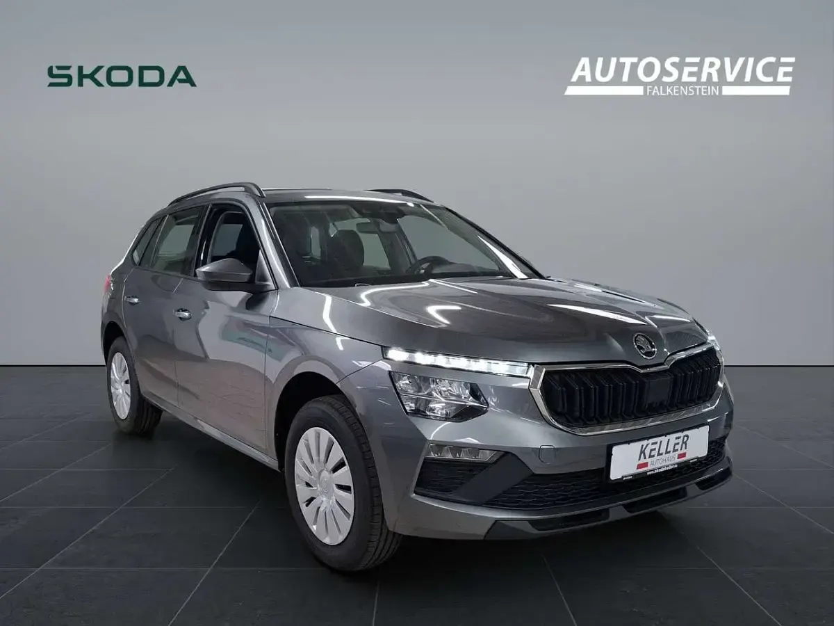 Neu Skoda Kamiq Essence 95 PS (69 kW) 2026 Graphitegrau metallic SUV
