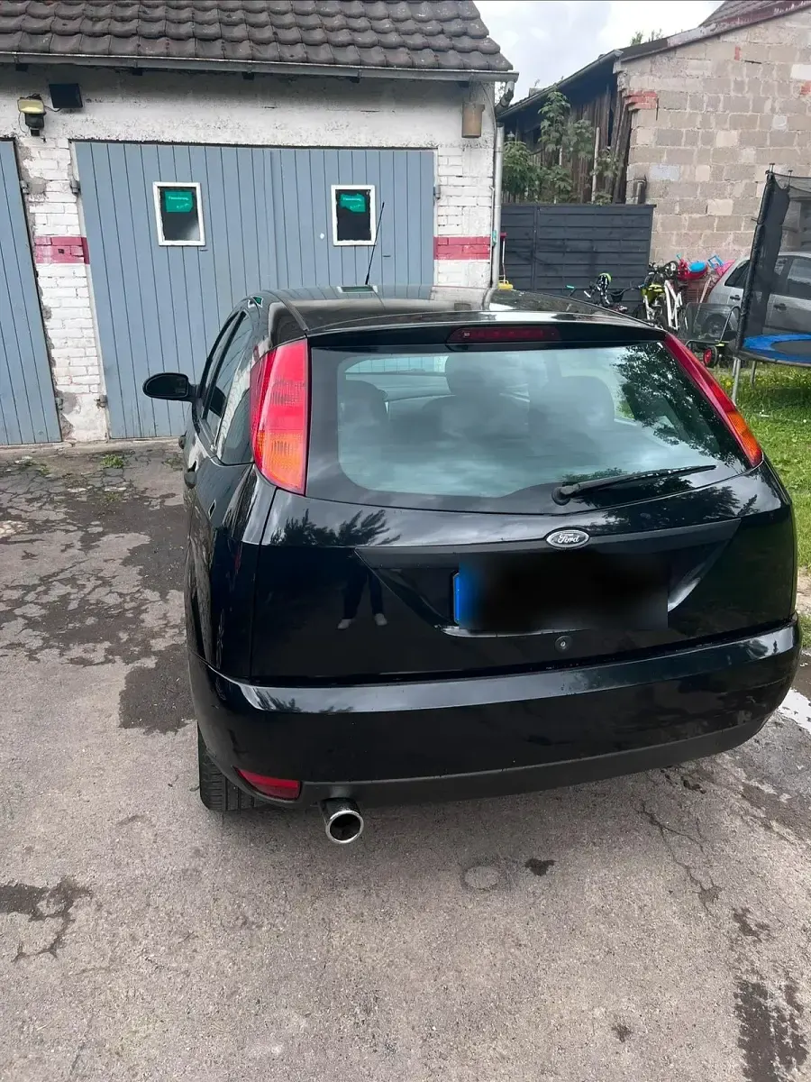 Usata Ford Focus 116 CV (85 kW) 2002 Nero Berlina