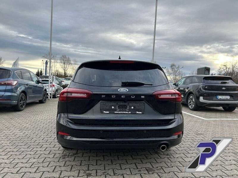 Gebraucht Ford Focus Titanium 125 PS (91 kW) 2025 Schwarz(metallic) Kombi