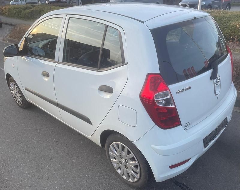 Gebraucht Hyundai i10 55 PS (40 kW) 2011 Andere farben Kleinwagen