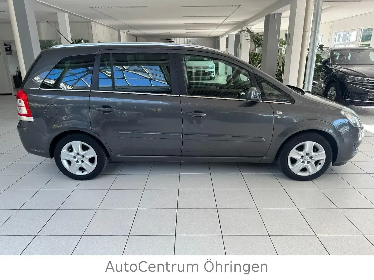 Gebraucht Opel Zafira Edition 140 PS (102 kW) 2010 Grau Van / Kleinbus