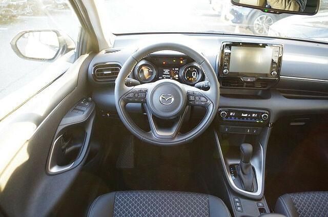 Gebraucht Mazda 2 Comfort 116 PS (85 kW) 2023 Weiß northern white pearl Kleinwagen