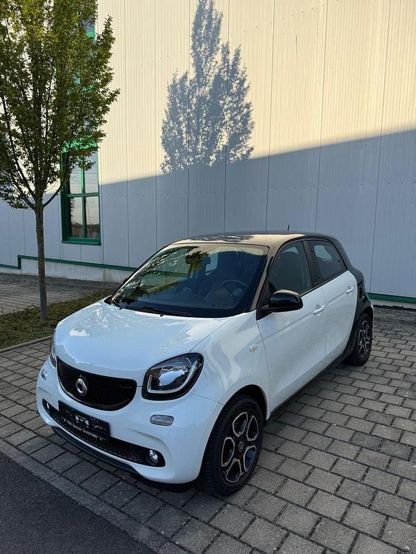 Weiß Gebraucht 2015 Smart ForFour Prime Kleinwagen | 6.650 € (Guter Preis) - Bild 1/4