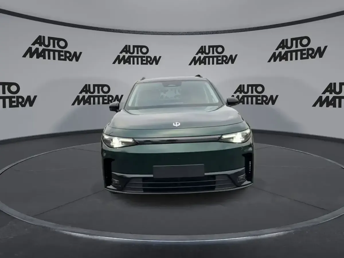 Gebraucht Leapmotor C10 160 kW (218 PS) 2024 Glazed green SUV