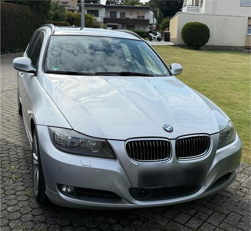Silber Gebraucht 2011 BMW 325 Kombi | 7.500 € (Superpreis) - Bild 1/4