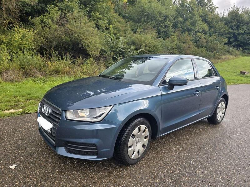 Blau Gebraucht 2016 Audi A1 Sportback Kleinwagen | 10.500 € (Fairer Preis) - Bild 1/4