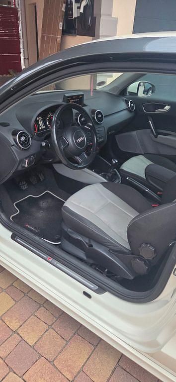 Gebraucht Audi A1 S-Line 122 PS (89 kW) 2011 Weiß Kleinwagen