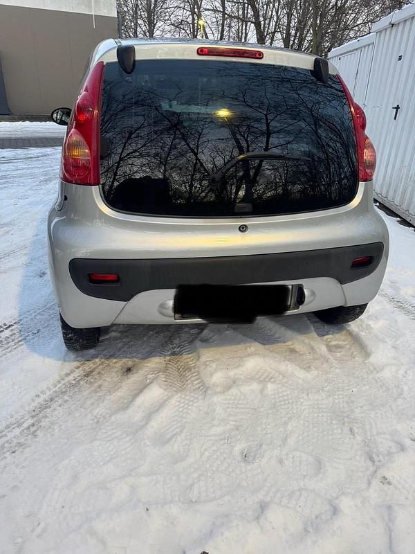 Gebraucht Peugeot 107 68 PS (50 kW) 2006 Silber Kleinwagen