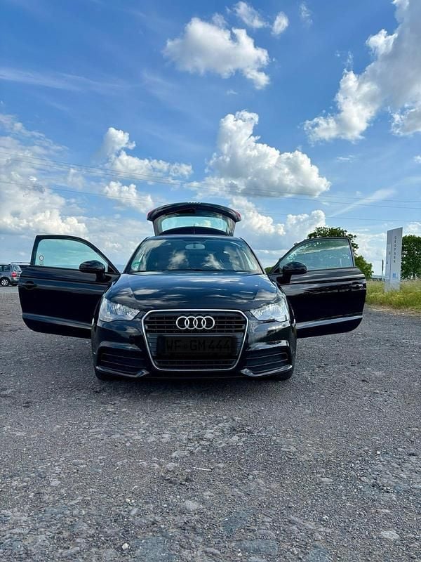 Schwarz Gebraucht 2011 Audi A1 Kleinwagen | 5.899 € (Fairer Preis) - Bild 1/4