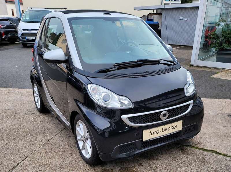 Silber + schwarz Gebraucht 2012 Smart ForTwo Cabrio Cabrio | 4.990 € (Guter Preis) - Bild 1/4