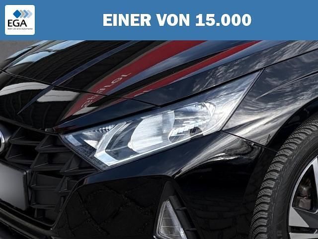 Gebraucht Hyundai i20 Select 84 PS (61 kW) 2021 Metallic Kleinwagen