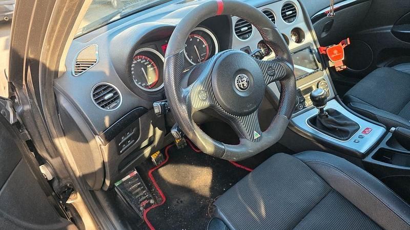 Grau Gebraucht 2008 Alfa Romeo 159 Limousine | 1.200 € (Superpreis) - Bild 1/4