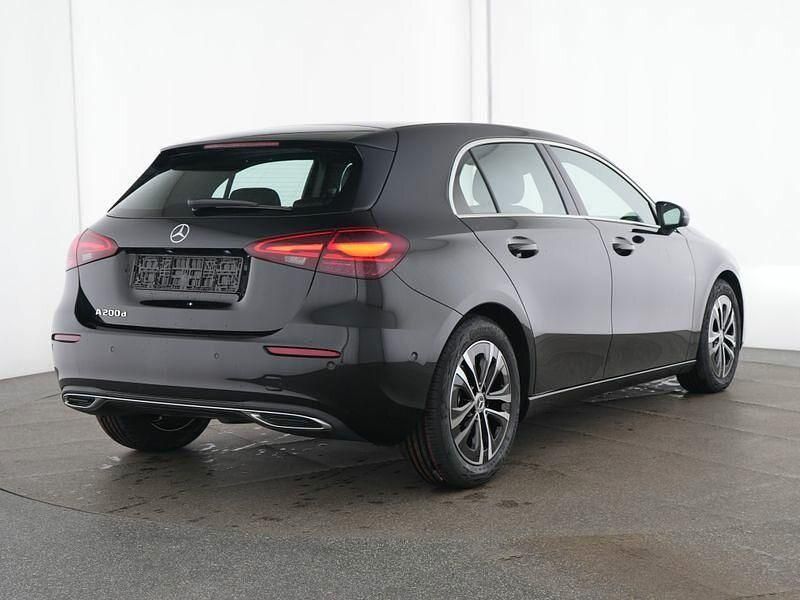 Gebraucht Mercedes A200 Progressive 150 PS (110 kW) 2025 Lack kosmosschwarz Limousine