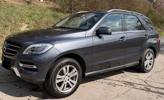 Gebraucht Mercedes ML350 258 PS (189 kW) 2014 Grau SUV