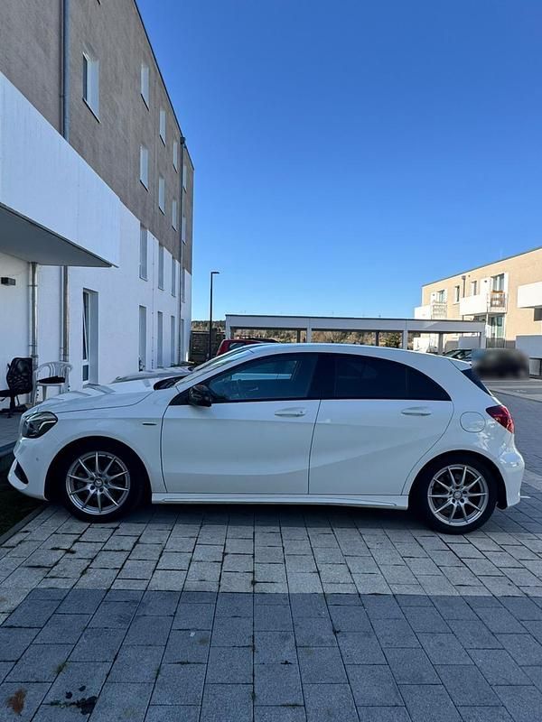 Gebraucht Mercedes A250 Sport 217 PS (159 kW) 2016 Weiß Limousine