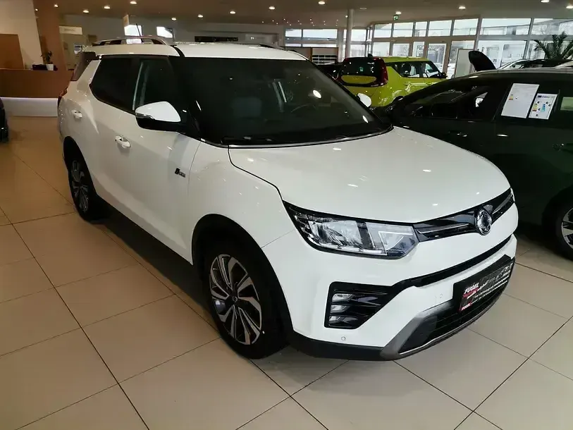 Gebraucht SsangYong Tivoli 163 PS (119 kW) 2021 Weiss SUV