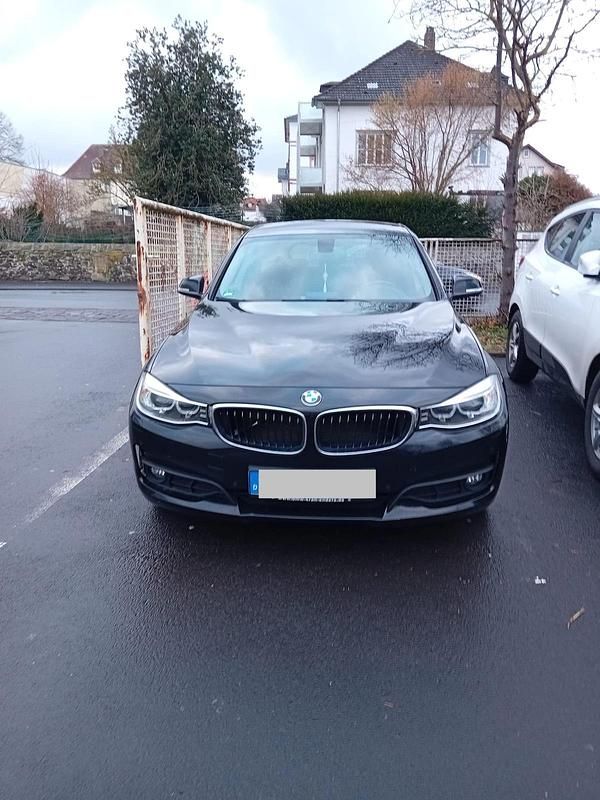 Schwarz Gebraucht 2014 BMW 318 Gran Turismo Limousine | 8.500 € (Superpreis) - Bild 1/4
