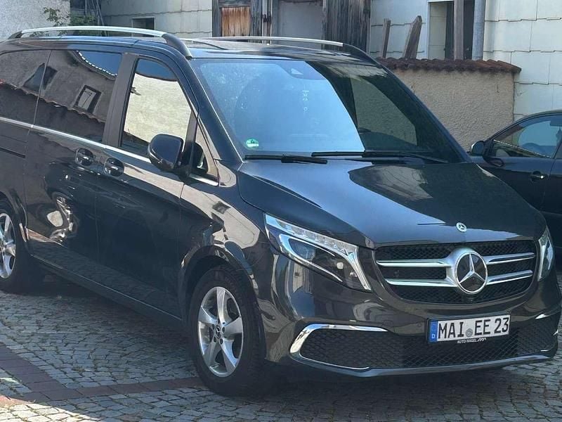 Gebraucht 2022 Mercedes V300 Avantgarde Edition Van / Kleinbus | 54.000 € (Superpreis) - Bild 1/4
