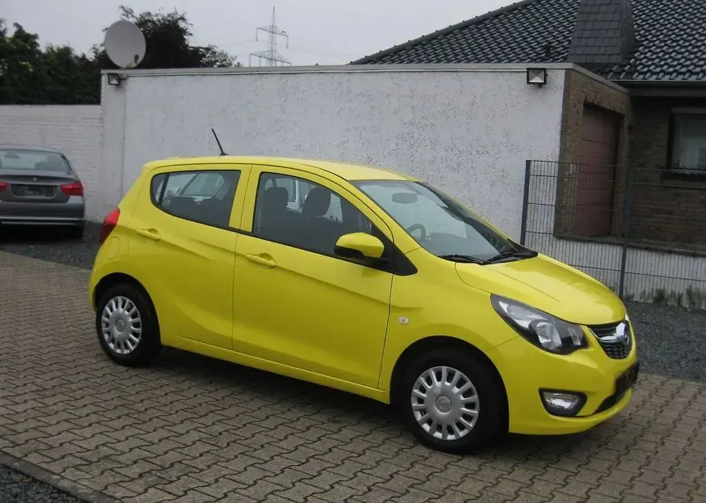 Używany Opel Karl Active 73 KM (53 kW) 2019 Żółty Hatchback