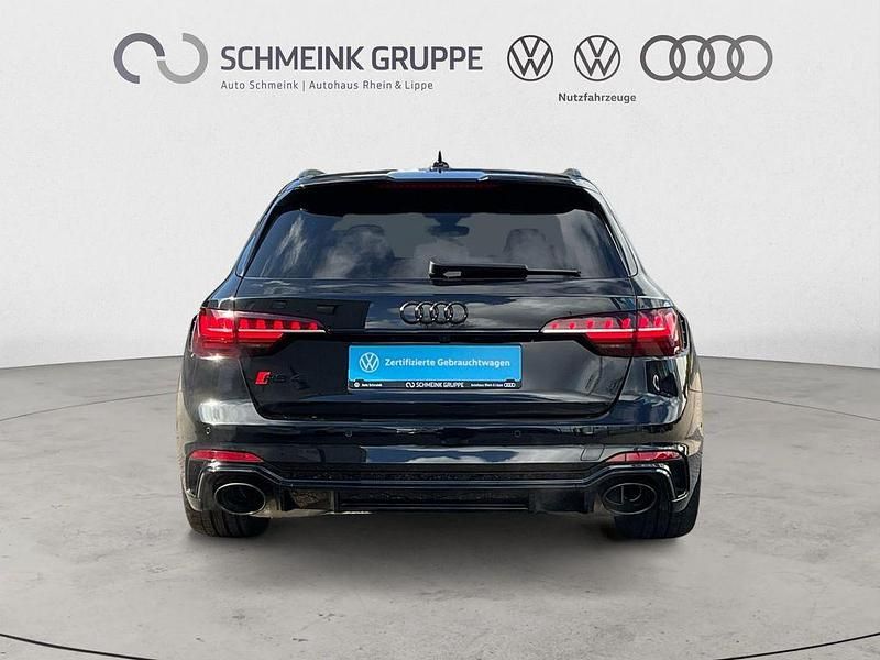 Gebraucht Audi RS4 Ambiente 450 PS (330 kW) 2024 Mythosschwarz metallic Kombi
