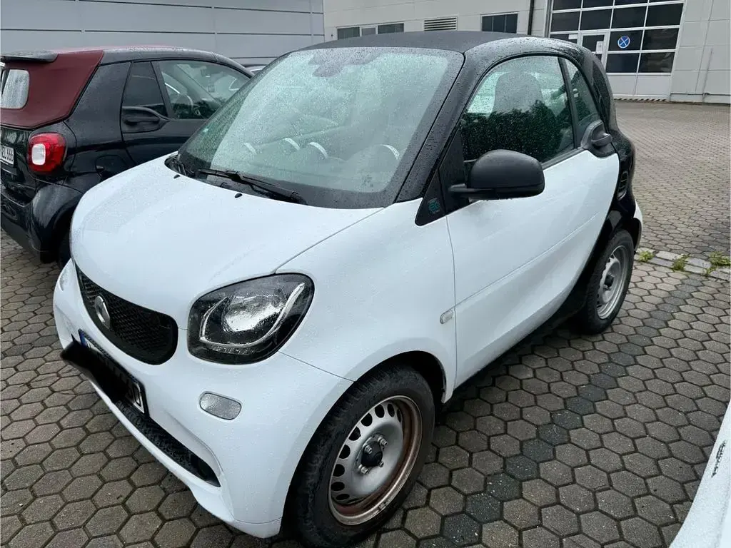 Gebraucht Smart ForTwo Electric Drive 41 kW (56 PS) 2019 Weiß Coupé