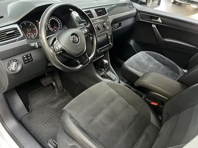 Second-hand VW Caddy Highline 150 CP (110 kW) 2017 Alb Monovolum