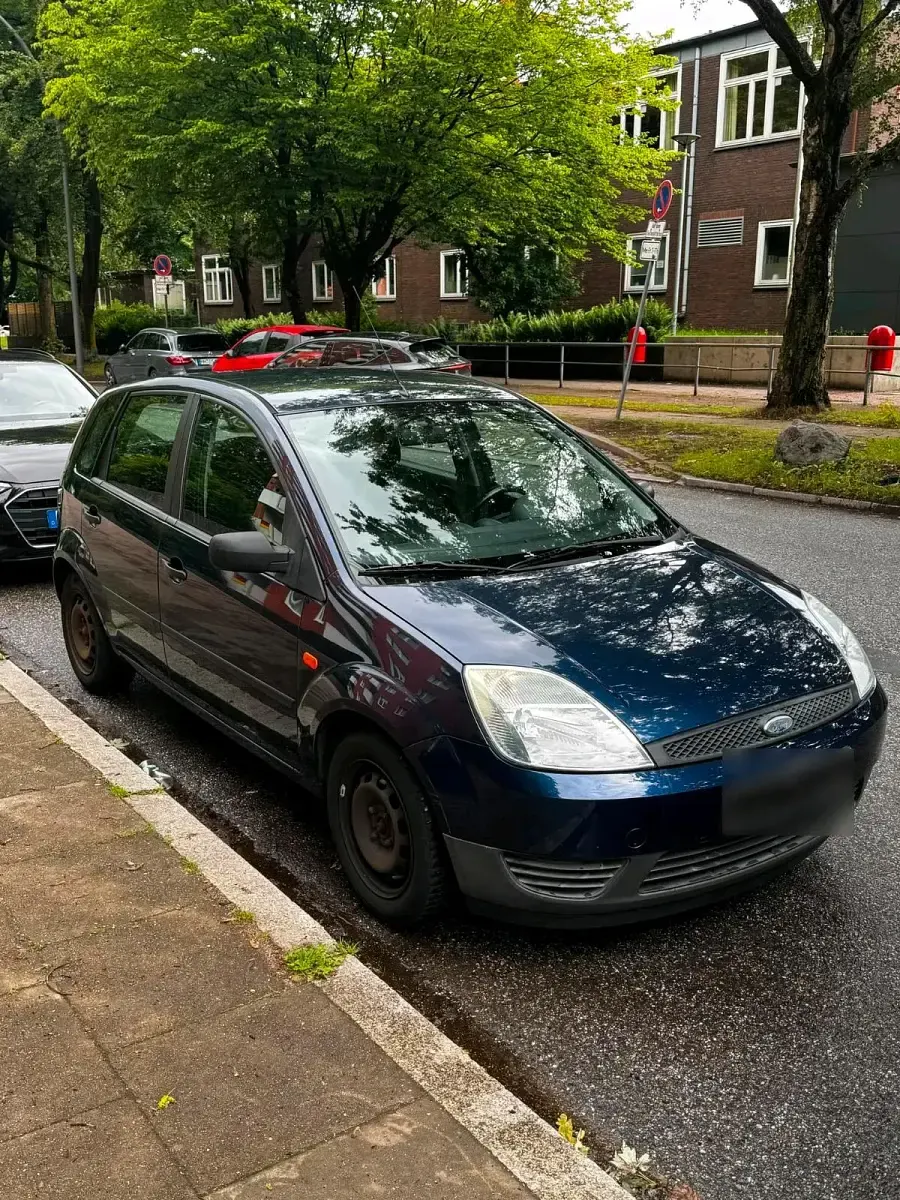 Gebraucht Ford Fiesta 69 PS (50 kW) 2004 Blau Kleinwagen
