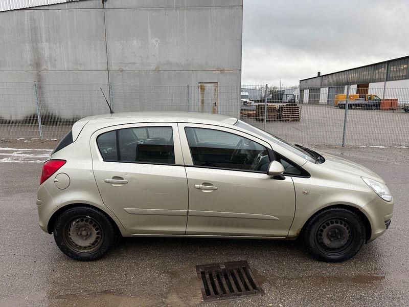 Gebraucht Opel Corsa Edition 90 PS (66 kW) 2007 Gold Kleinwagen