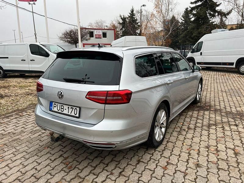 Gebraucht VW Passat Highline 150 PS (110 kW) 2018 Silber Kombi