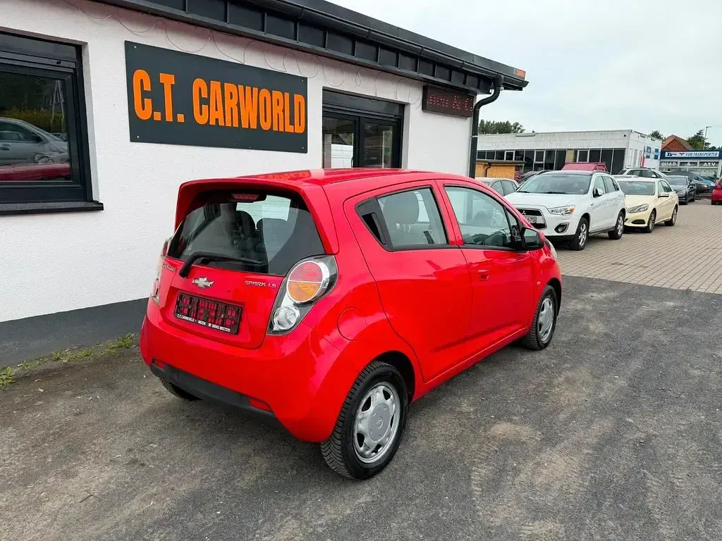 Gebraucht Chevrolet Spark 68 PS (50 kW) 2010 Rot Kleinwagen