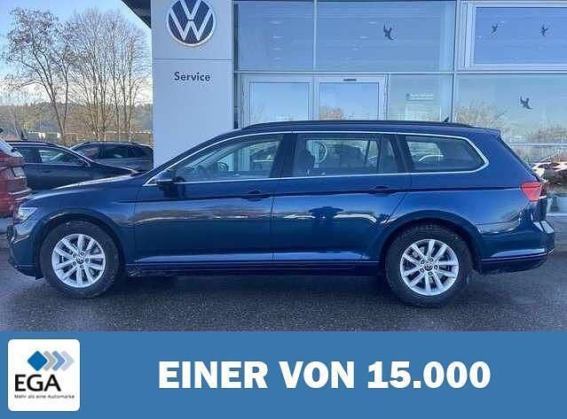 Blau metallic Gebraucht 2023 VW Passat Business Kombi | 27.350 € (Fairer Preis) - Bild 1/4