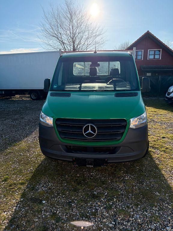 Gebraucht Mercedes Sprinter 170 PS (125 kW) 2023 Grün Van