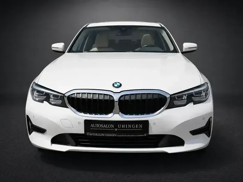 Gebraucht BMW 330e Advantage 252 PS (185 kW) 2020 Alpinweiss iii Limousine