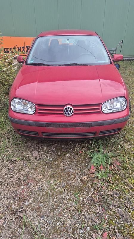 Rot Gebraucht 2000 VW Golf IV Kleinwagen | 200 € (Superpreis) - Bild 1/2