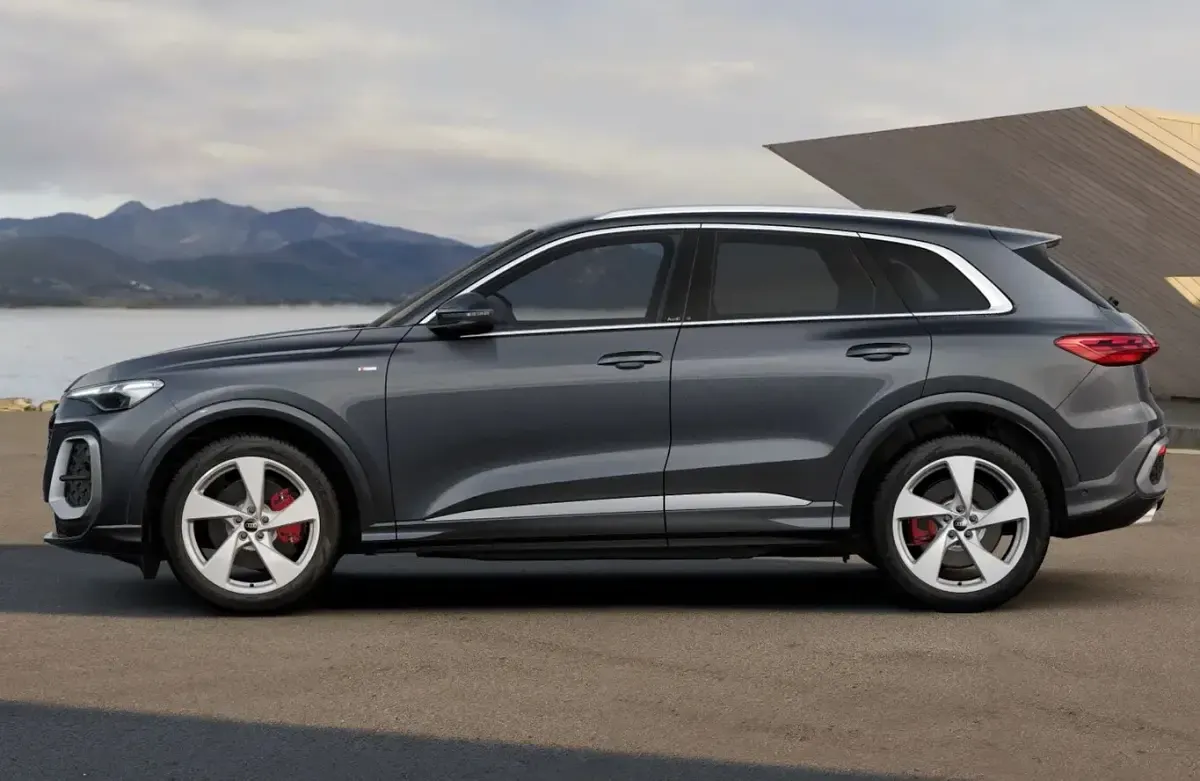 Neu Audi Q5 Ambiente 299 PS (219 kW) 2026 Grau SUV