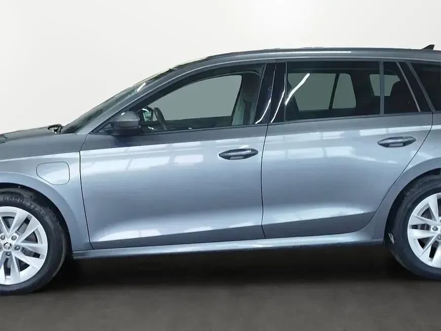 Gebraucht Skoda Octavia Ambition 204 PS (150 kW) 2023 Grau Kombi
