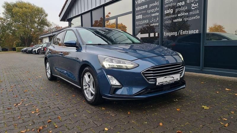 Blau Gebraucht 2020 Ford Focus Cool & Connect Limousine | 10.990 € (Fairer Preis) - Bild 1/4