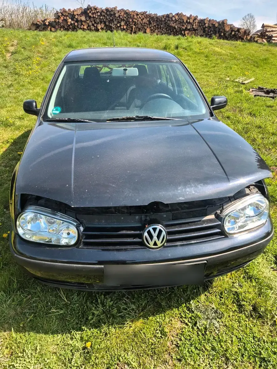 Gebraucht VW Golf IV 75 PS (55 kW) 2000 Schwarz Kleinwagen