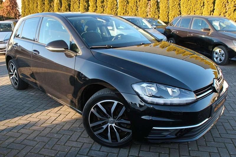 Deep black Gebraucht 2019 VW Golf IQ Drive Limousine | 13.690 € (Superpreis) - Bild 1/4