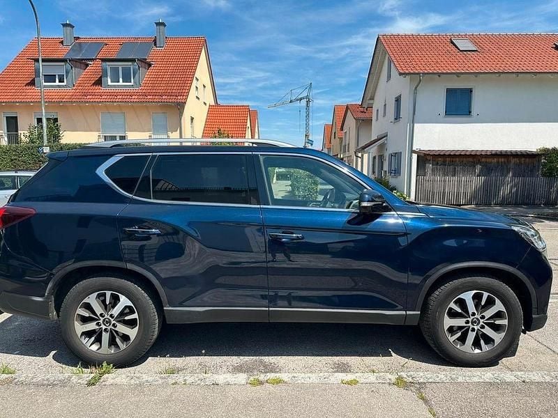 Schwarz Gebraucht 2023 Ssangyong Rexton Sapphire SUV | 34.300 € (Guter Preis) - Bild 1/4