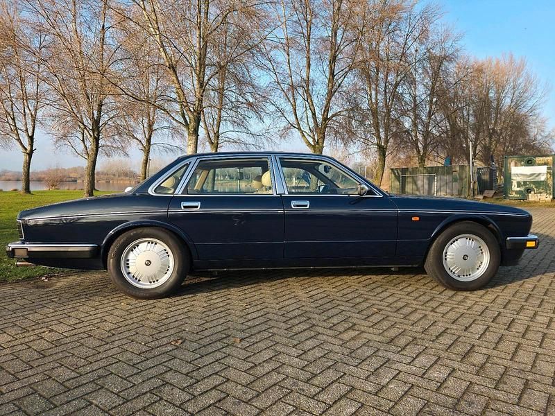 Gebraucht Daimler Double Six Serie 1 306 PS (225 kW) 1994 Blau Limousine