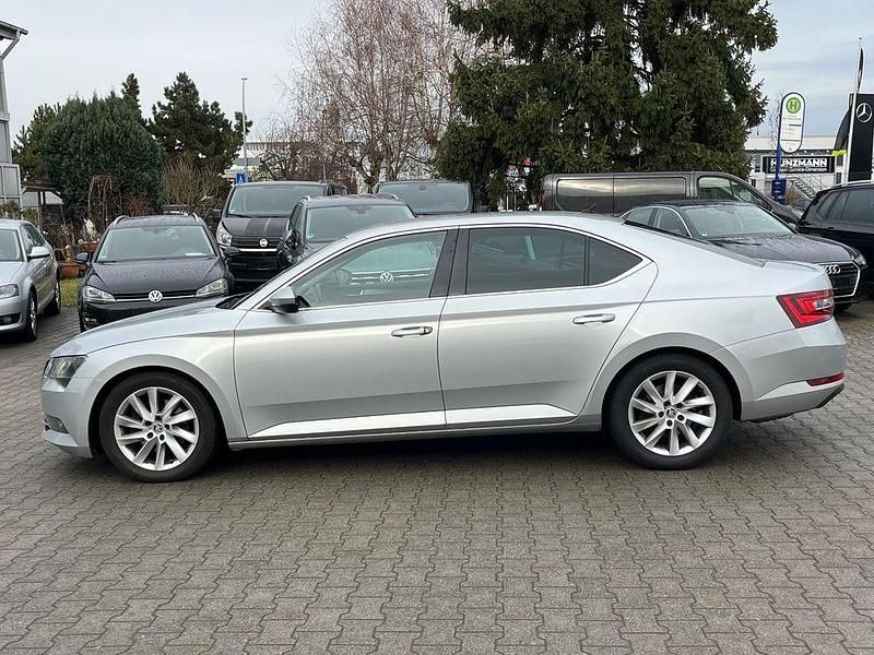 Gebraucht Skoda Superb Style 190 PS (139 kW) 2018 Silber Limousine