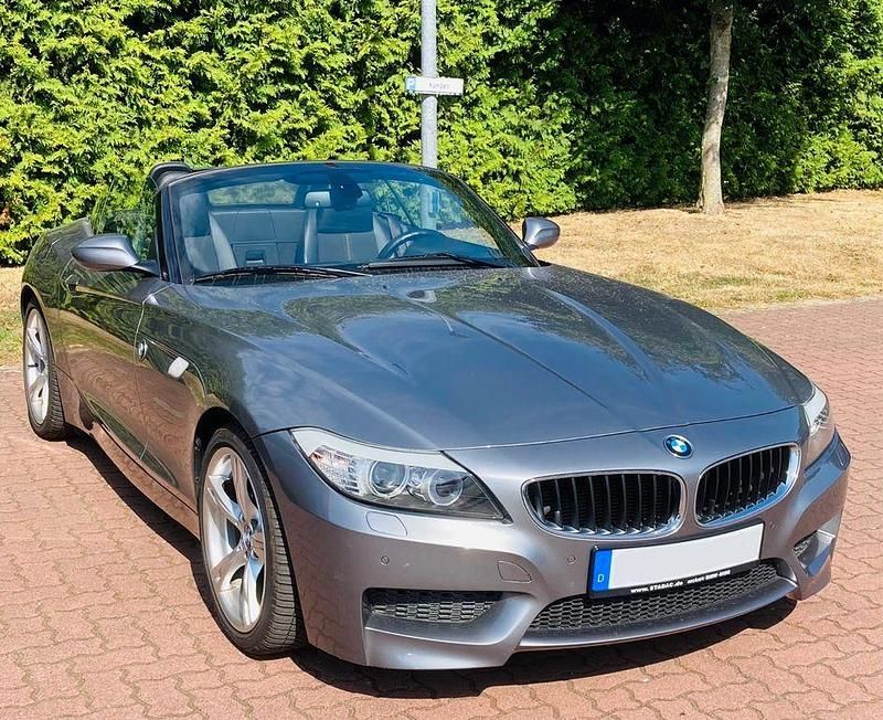 Grau Gebraucht 2010 BMW Z4 Comfort Edition Cabrio | 22.500 € (Fairer Preis) - Bild 1/2