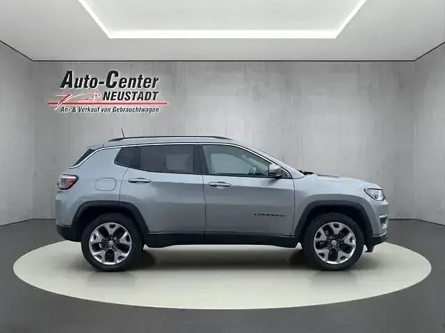 Gebraucht Jeep Compass Limited 170 PS (125 kW) 2020 Grau SUV