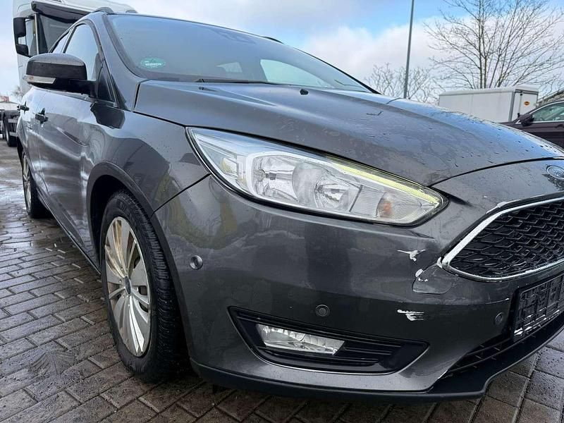 Magneticgrau (metallic) Gebraucht 2017 Ford Focus Business Edition Kombi | 5.999 € (Superpreis) - Bild 1/4