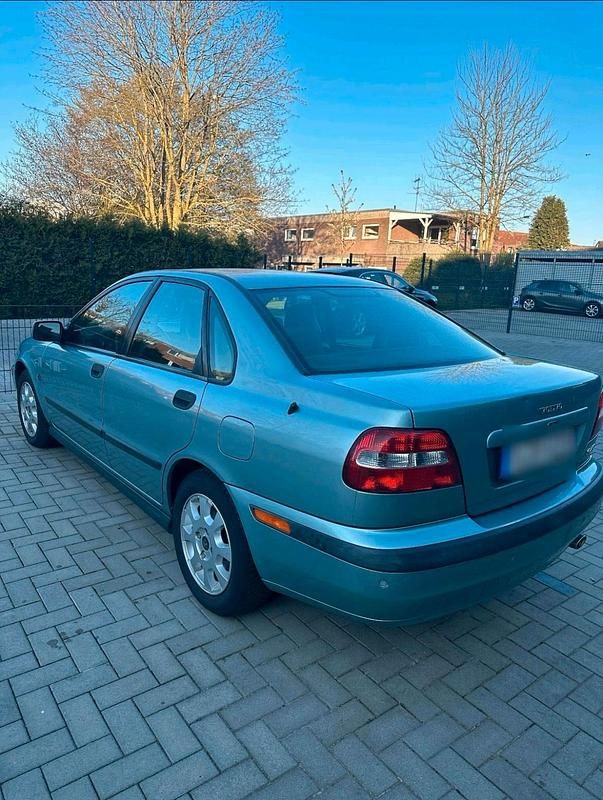 Blau Gebraucht 2002 Volvo S40 Limousine | 3.700 € (Teuer) - Bild 1/4