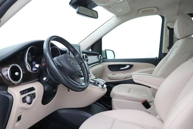 Gebraucht Mercedes V220 Avantgarde Edition 163 PS (119 kW) 2015 Grau Van / Kleinbus